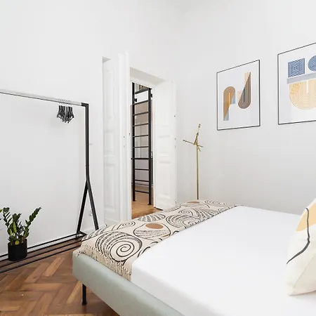 Wawel Castle - Modern - 7 Gertrudy